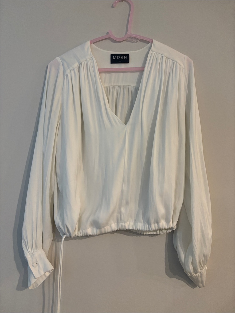 Modern Citizen Ivory V-Neck Long Sleeve Blouse